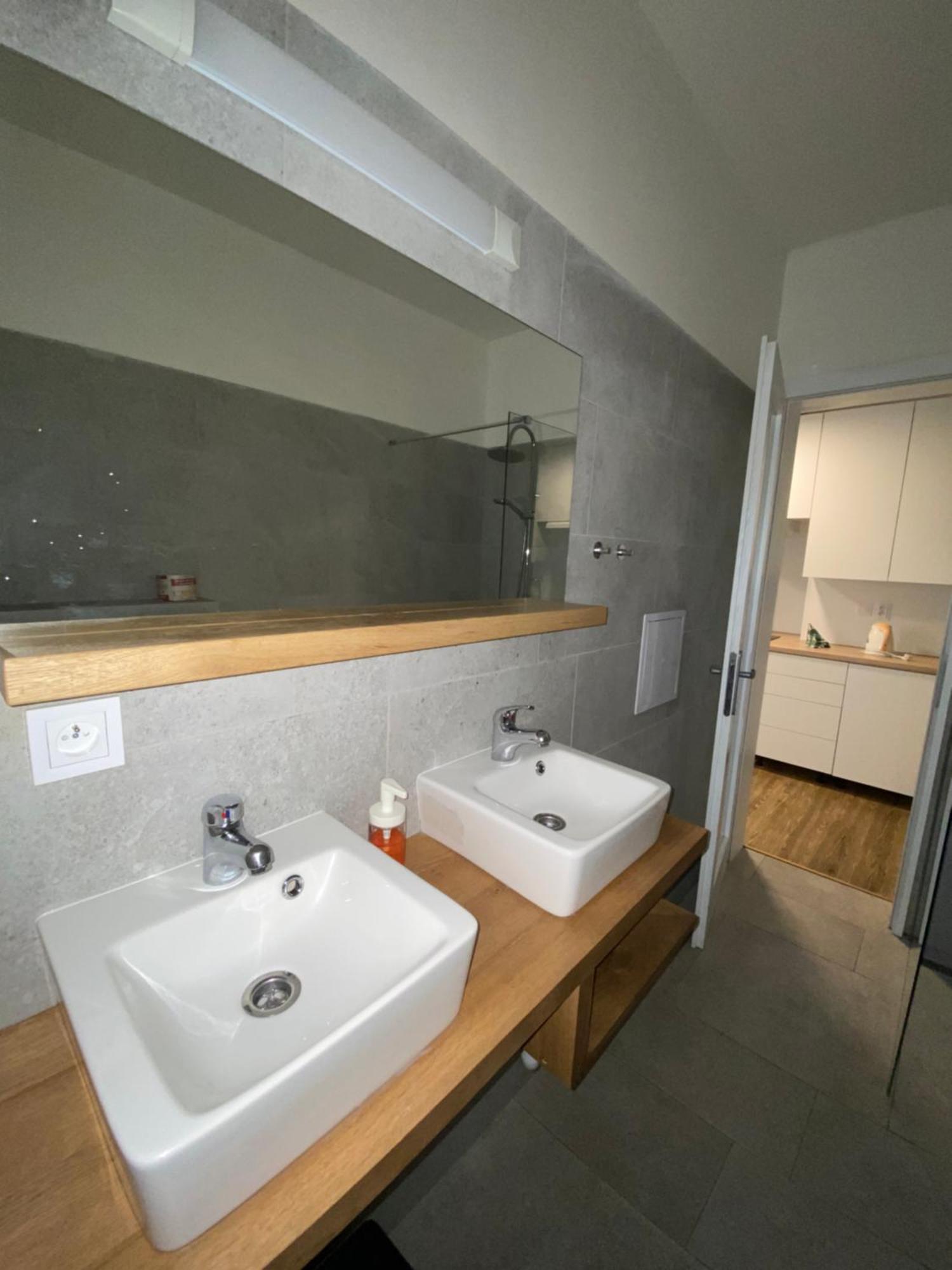 Garsoniera Ostrava City Centr, Na Hradbach 118 ภายนอก รูปภาพ