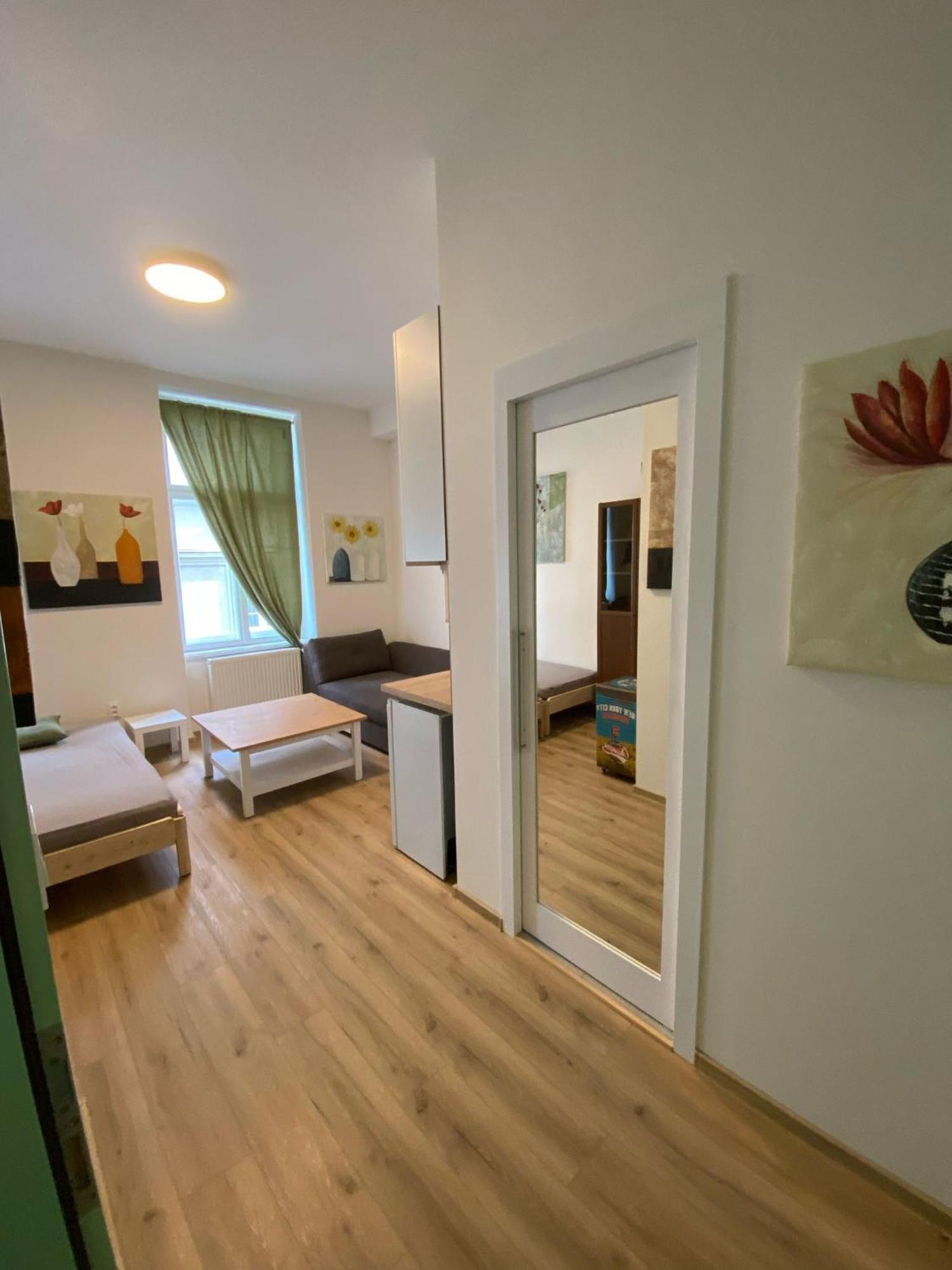 Garsoniera Ostrava City Centr, Na Hradbach 118 ภายนอก รูปภาพ