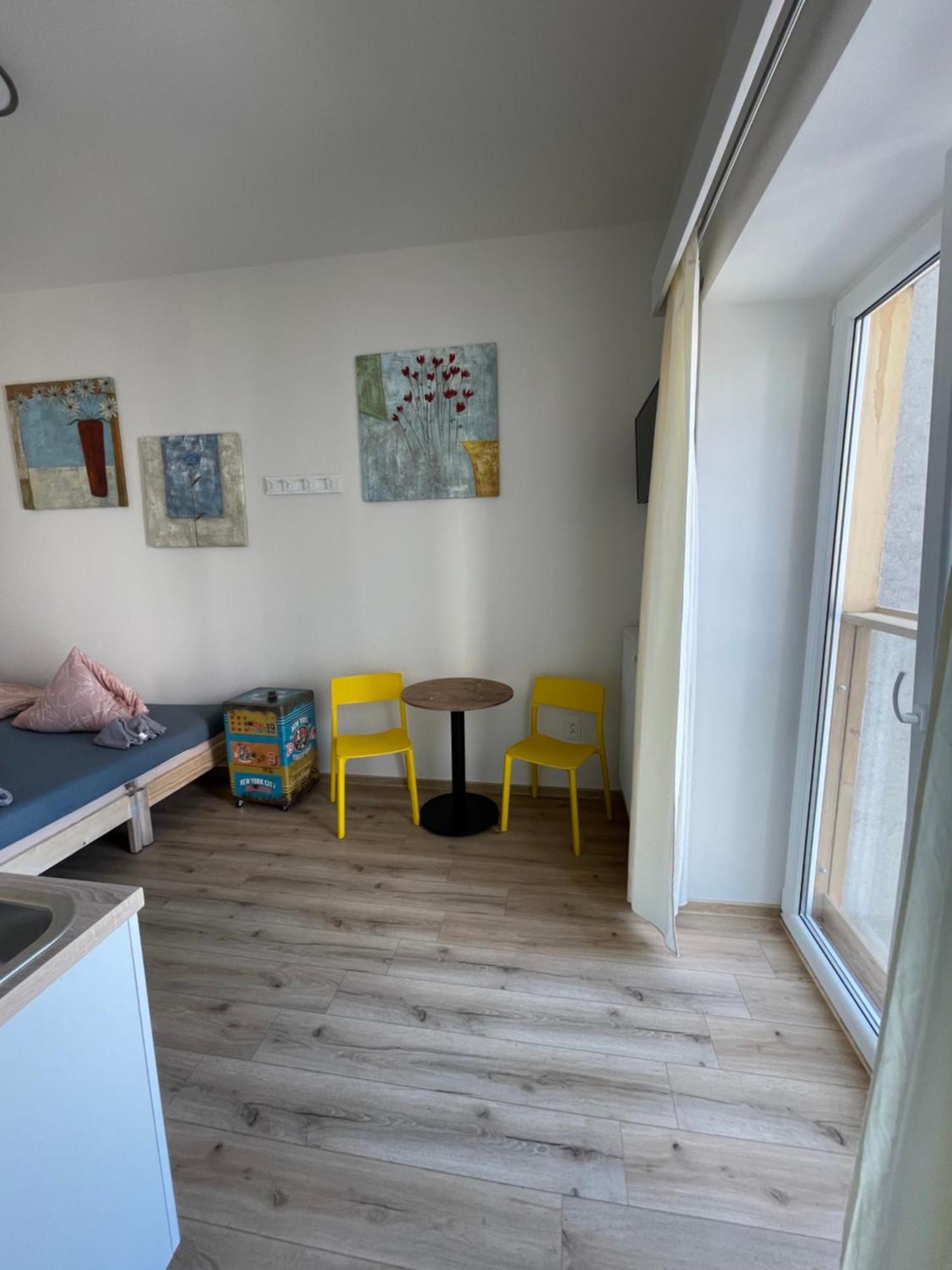 Garsoniera Ostrava City Centr, Na Hradbach 118 ภายนอก รูปภาพ