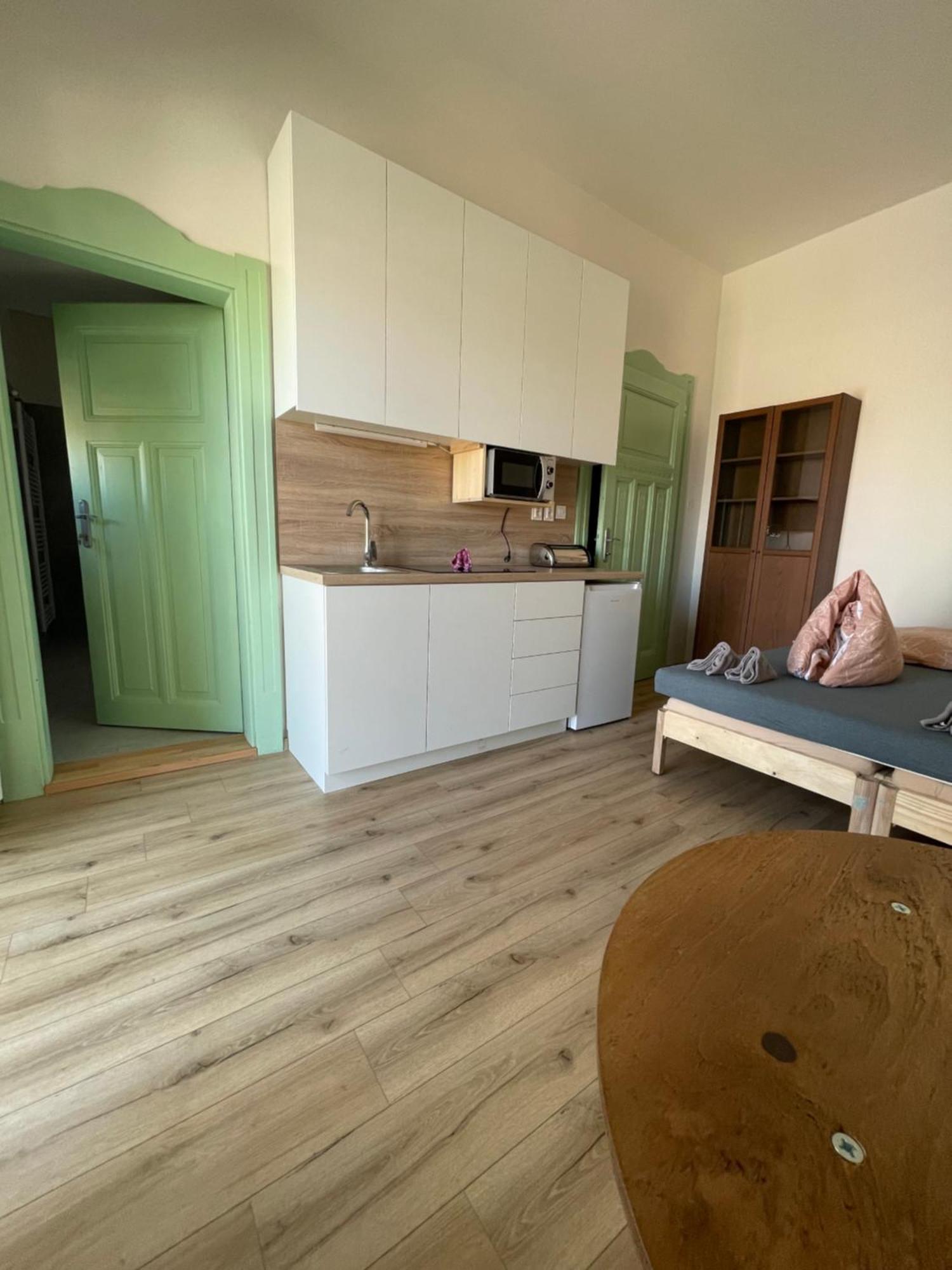 Garsoniera Ostrava City Centr, Na Hradbach 118 ภายนอก รูปภาพ